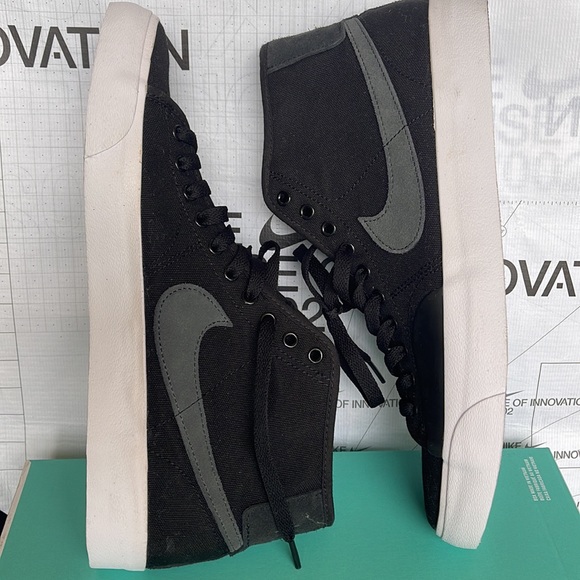 Nike Skate Shoes
Nike SB Blazer Court Mid
Premium
•Black/Anthracite
•FB1378-001 - Picture 14 of 16